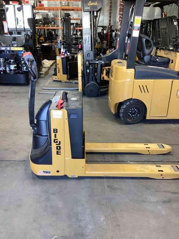 BIG JOE WPT-45 27X48 Walkie Jack forklift, 4500 capacity, 7.75 lift height. Serial 3301702595, Year 2021.