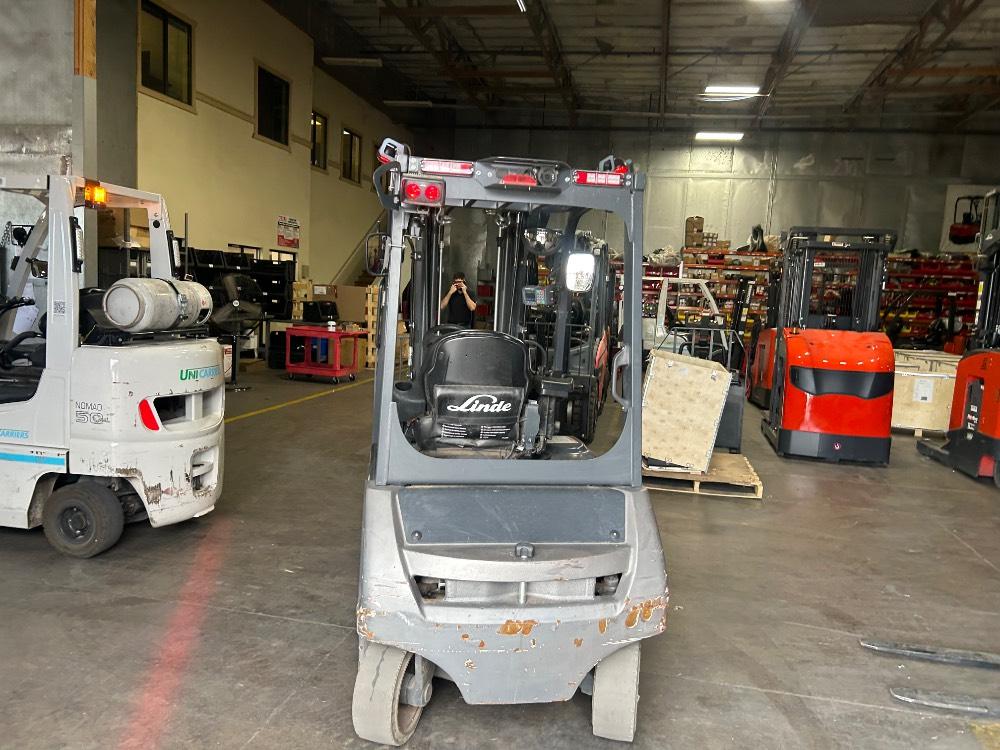 Main Image Linde E204WC_346-20 Electric Sit Down 4 Wheel, photo 3 of 4