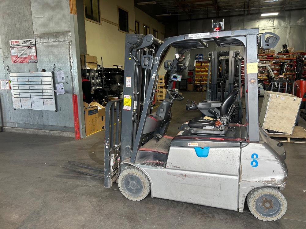 Main Image Linde E204WC_346-20 Electric Sit Down 4 Wheel, photo 1 of 5