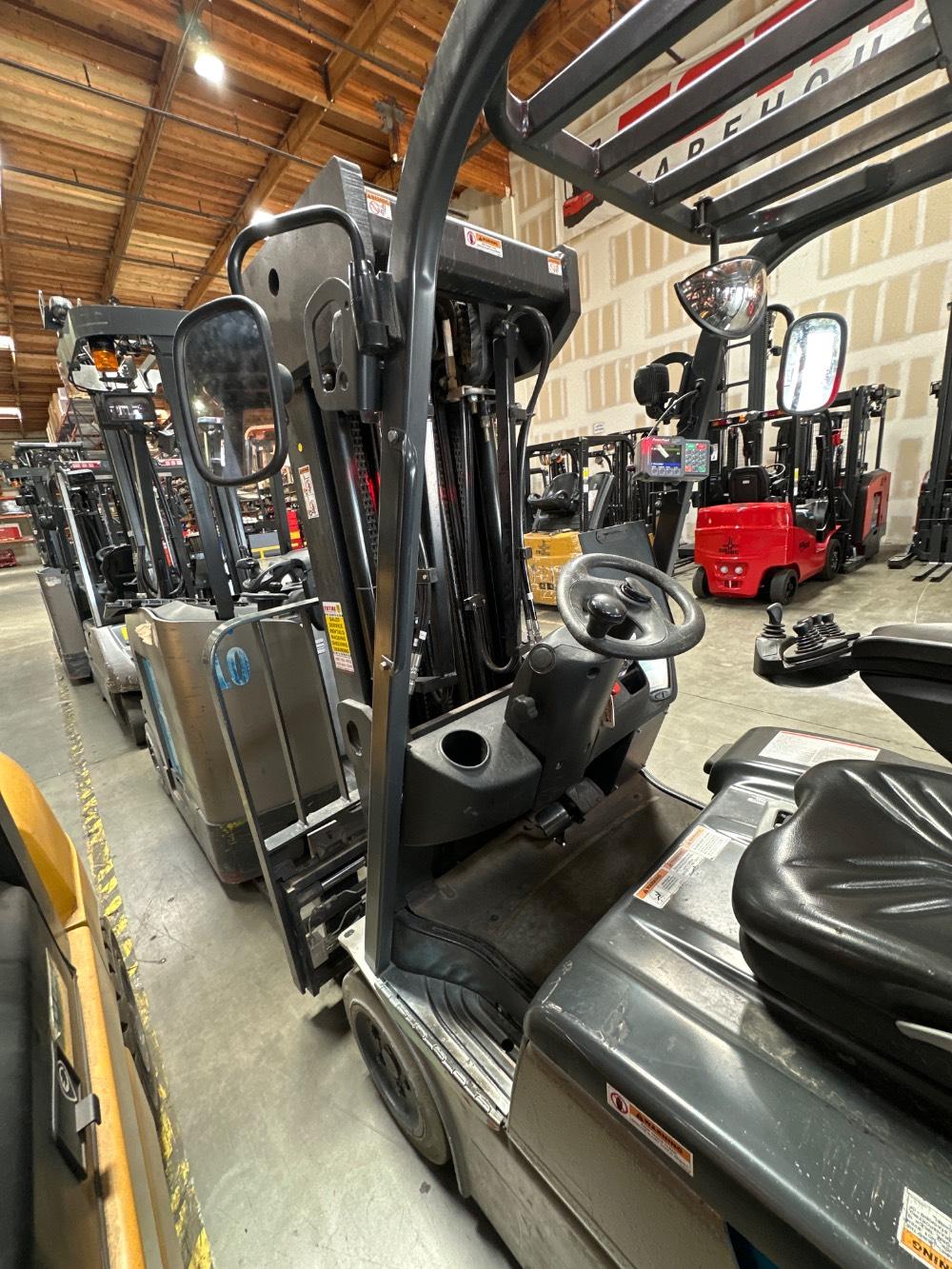 Main Image Linde E204WC_346-20 Electric Sit Down 4 Wheel, photo 3 of 4