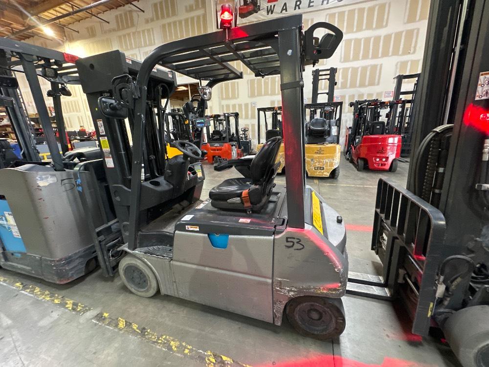 Main Image Linde E204WC_346-20 Electric Sit Down 4 Wheel, photo 2 of 4