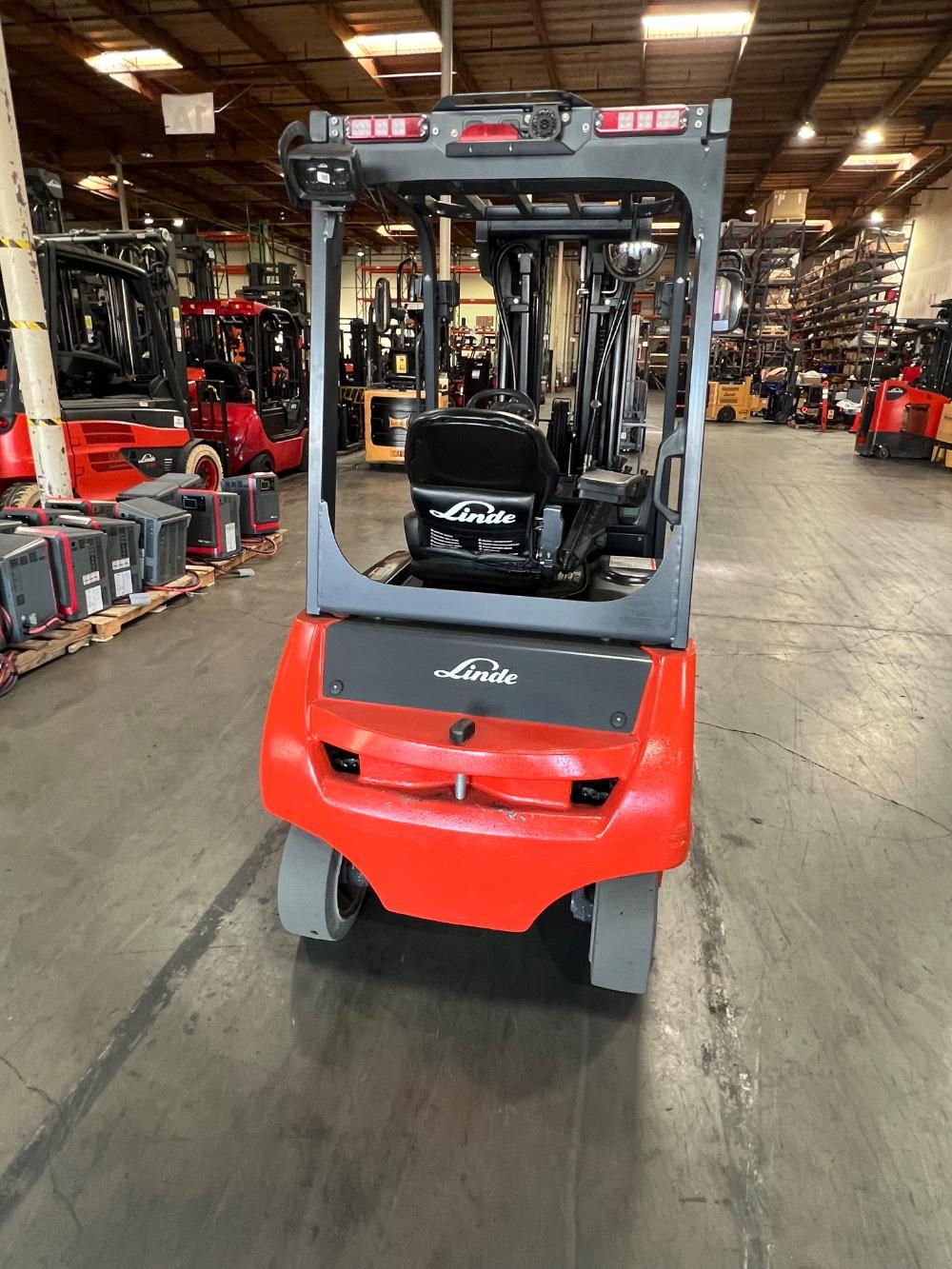 Main Image Linde E204WC_346-20 Electric Sit Down 4 Wheel, photo 2 of 4