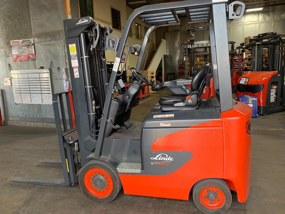 Main Image Linde E30C_1347-FT Electric Sit Down 4 Wheel, photo 1 of 5