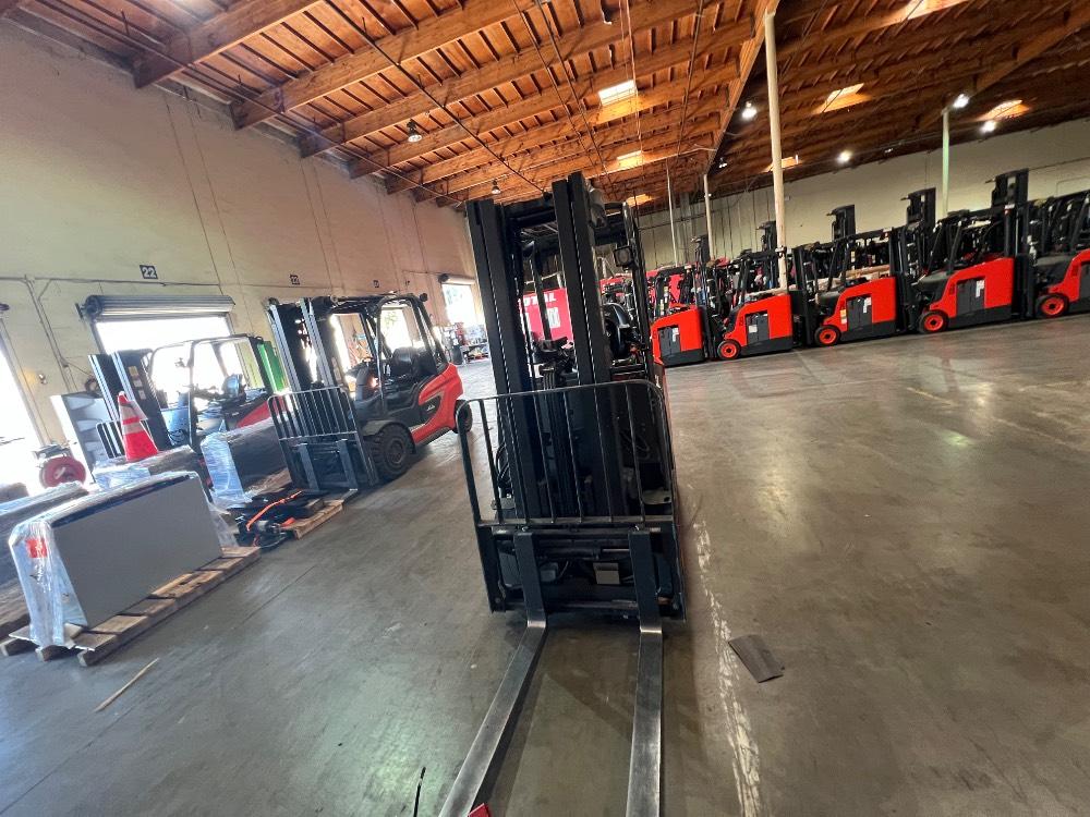 Main Image Linde E25C_1347-FT Electric Sit Down 4 Wheel, photo 4 of 5