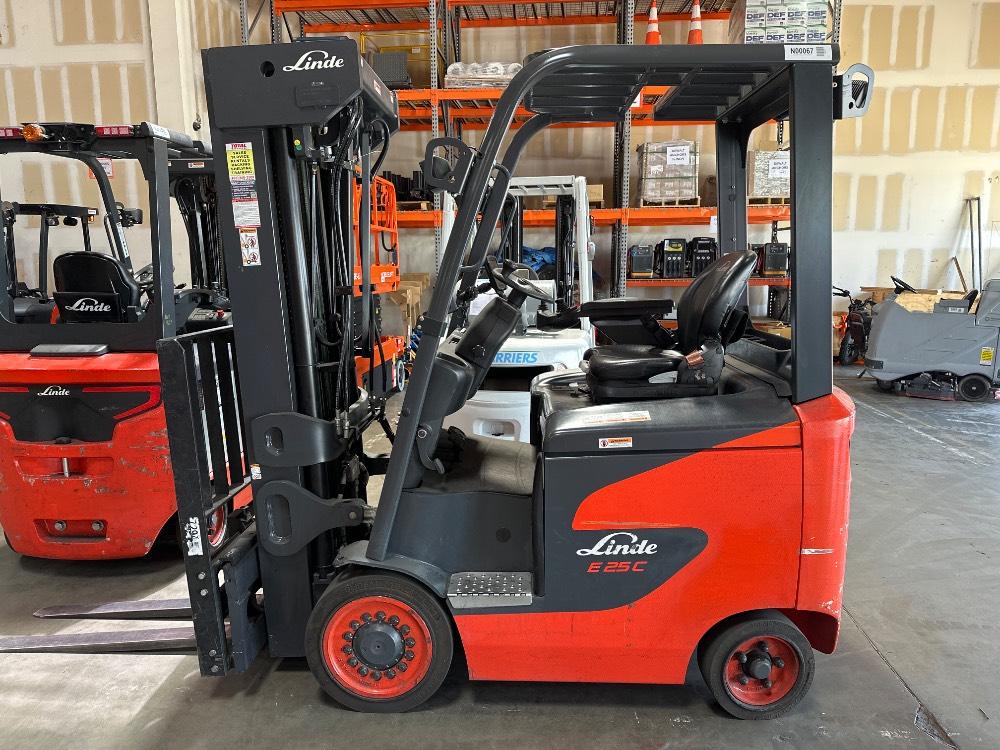 Main Image Linde E25C_1347-FT Electric Sit Down 4 Wheel, photo 1 of 5