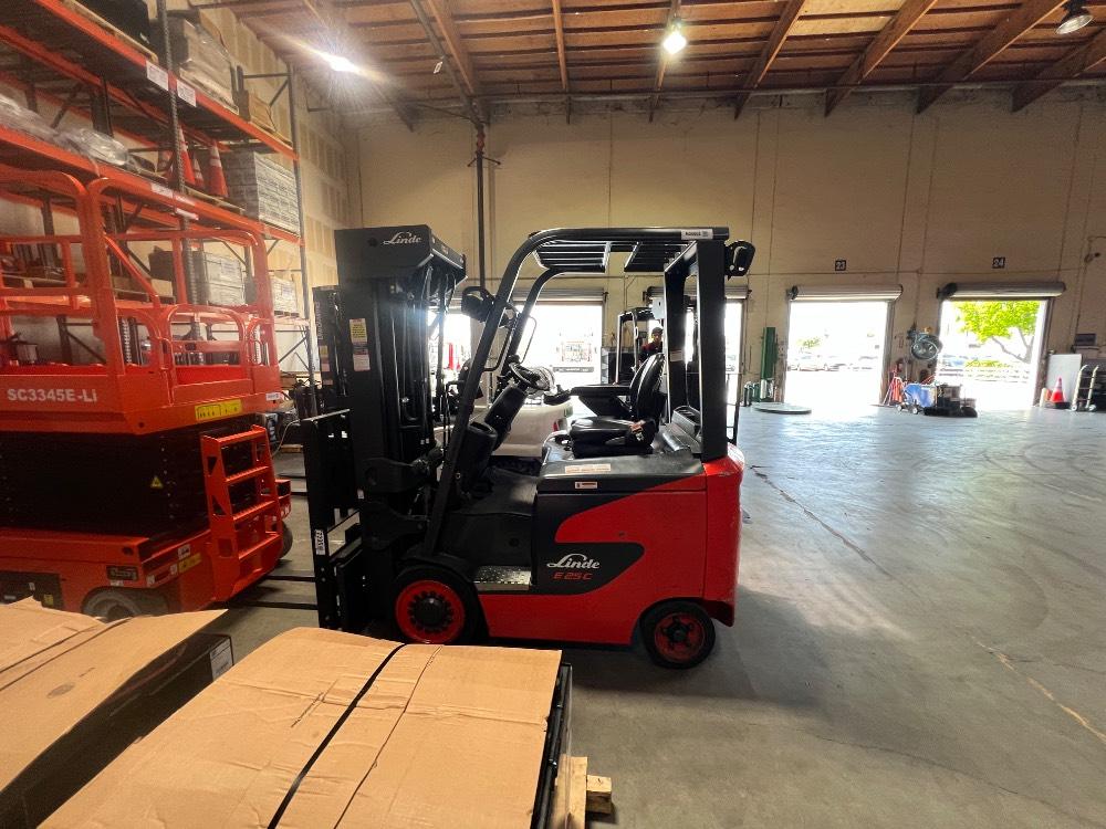 Main Image Linde E25C_1347-FT Electric Sit Down 4 Wheel, photo 2 of 5