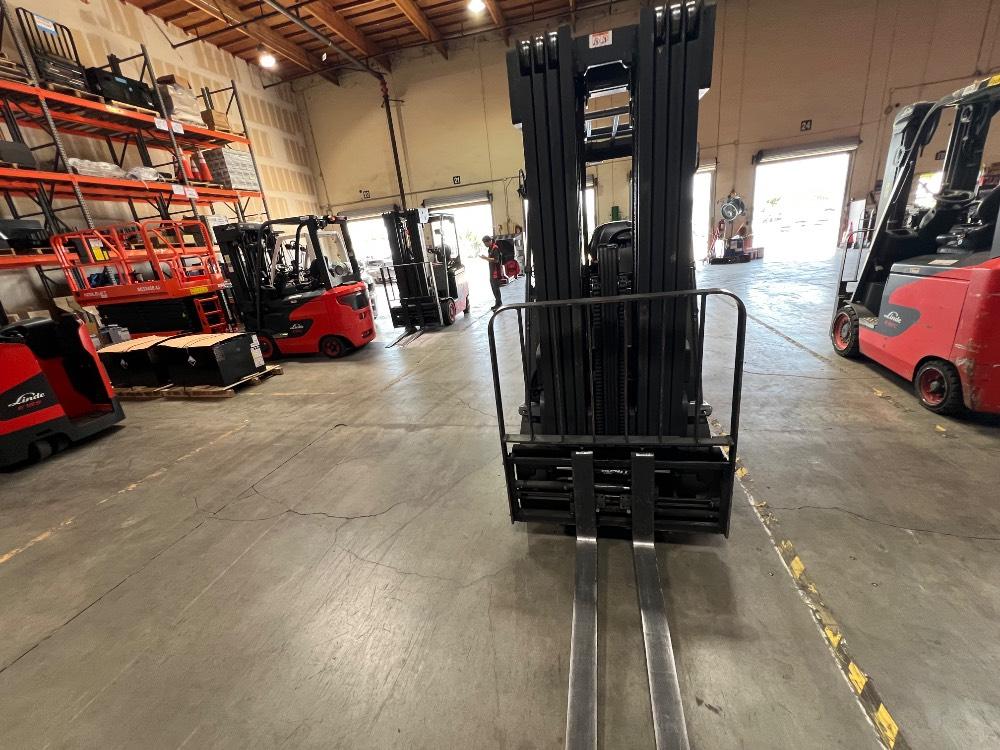 Main Image Linde E25C_1347-FT Electric Sit Down 4 Wheel, photo 4 of 5