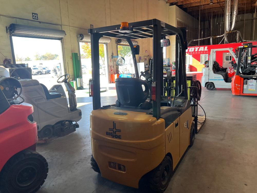 Main Image Big Joe LXE-44 Electric Sit Down 4 Wheel, photo 3 of 4