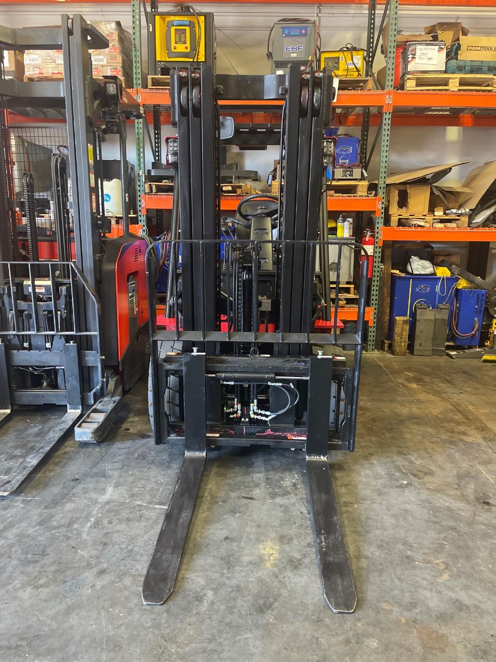 Main Image Big Joe LPE-S60_80VB Lithium Electric Pneumatic, photo 3 of 5