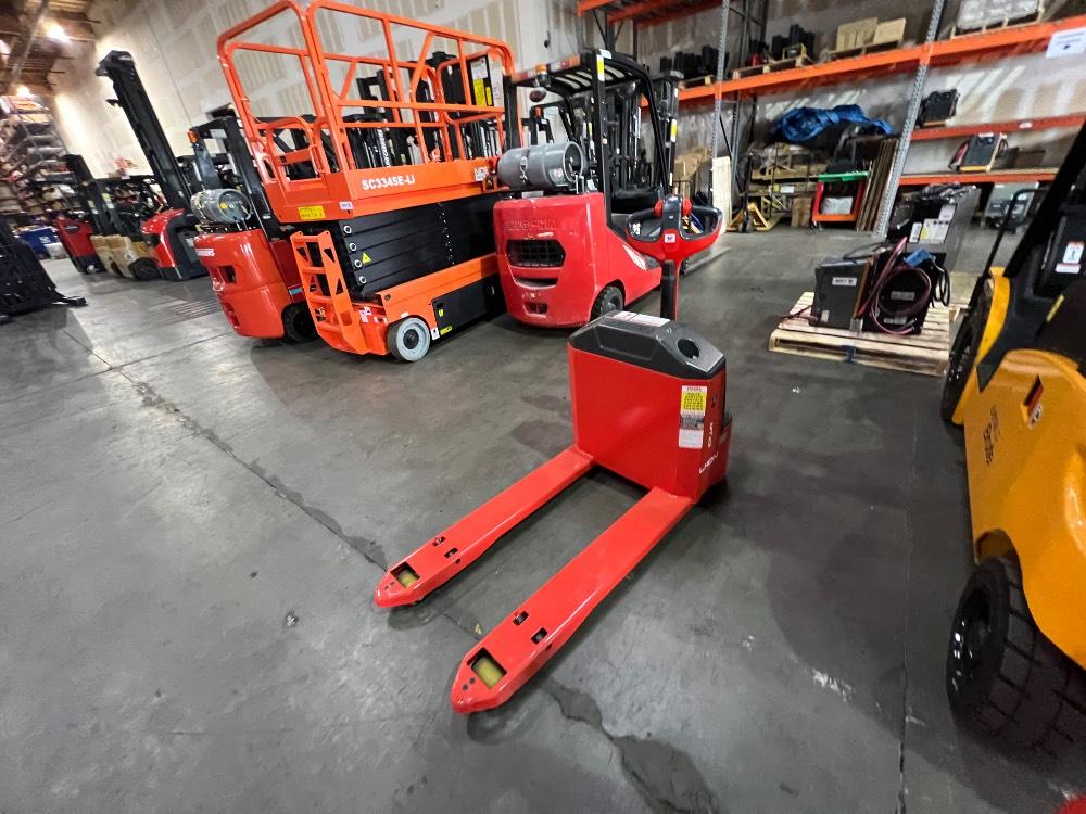 Main Image Linde MT22-27X45_8932-10 Electric Pallet Jack (Lithium), photo 2 of 5