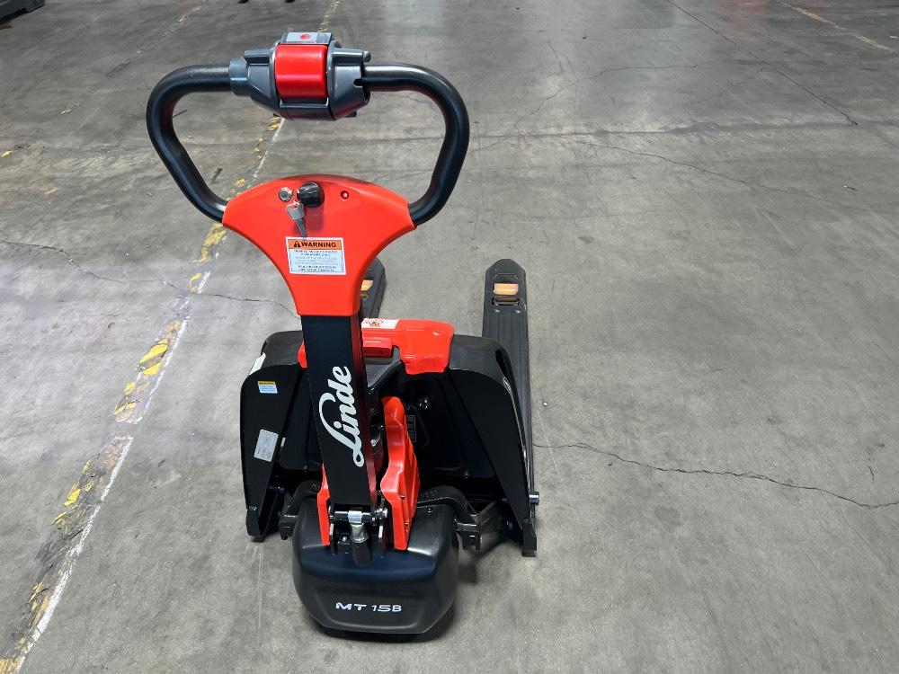 Main Image Linde MT15B-27X45_8932-01 Electric Pallet Jack (Lithium), photo 1 of 5