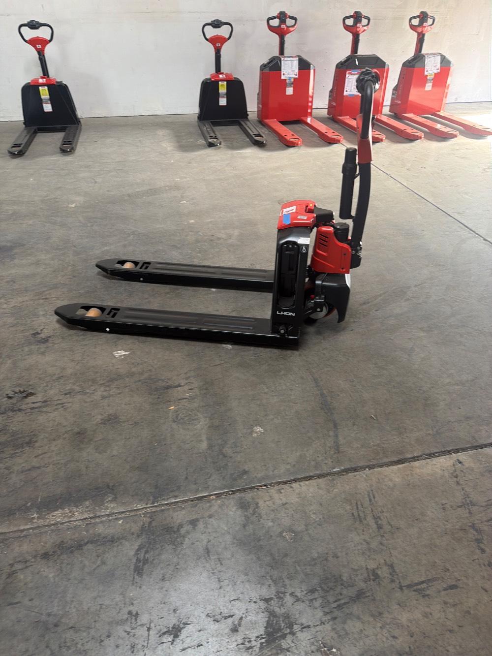 Main Image Linde MT15B-27X45_8932-01 Electric Pallet Jack (Lithium), photo 4 of 5