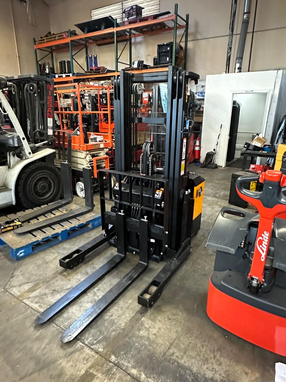 Main Image Big Joe PDSR30-157 Walkie Reach Stacker, photo 2 of 5