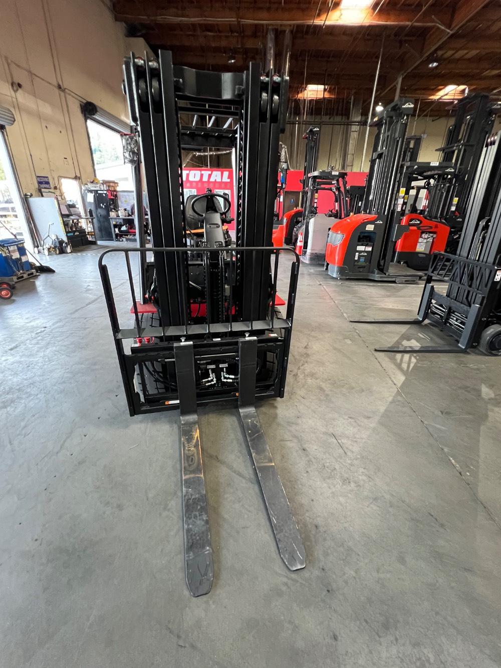 Main Image Big Joe LPE-S60_80VB Lithium Electric Pneumatic, photo 3 of 5