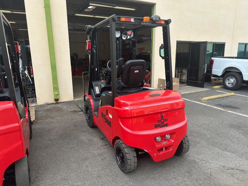 Main Image Big Joe LPE-S50_80V Electric Sit Down 4 Wheel, photo 3 of 4