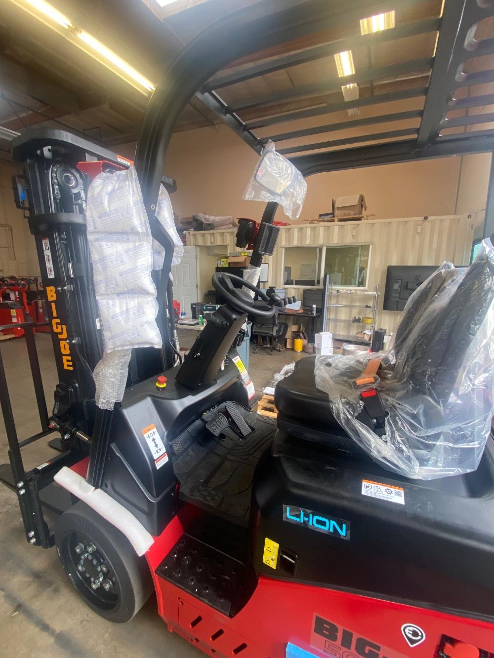 Main Image Big Joe LCE-S50_80V Electric Sit Down 4 Wheel, photo 4 of 5