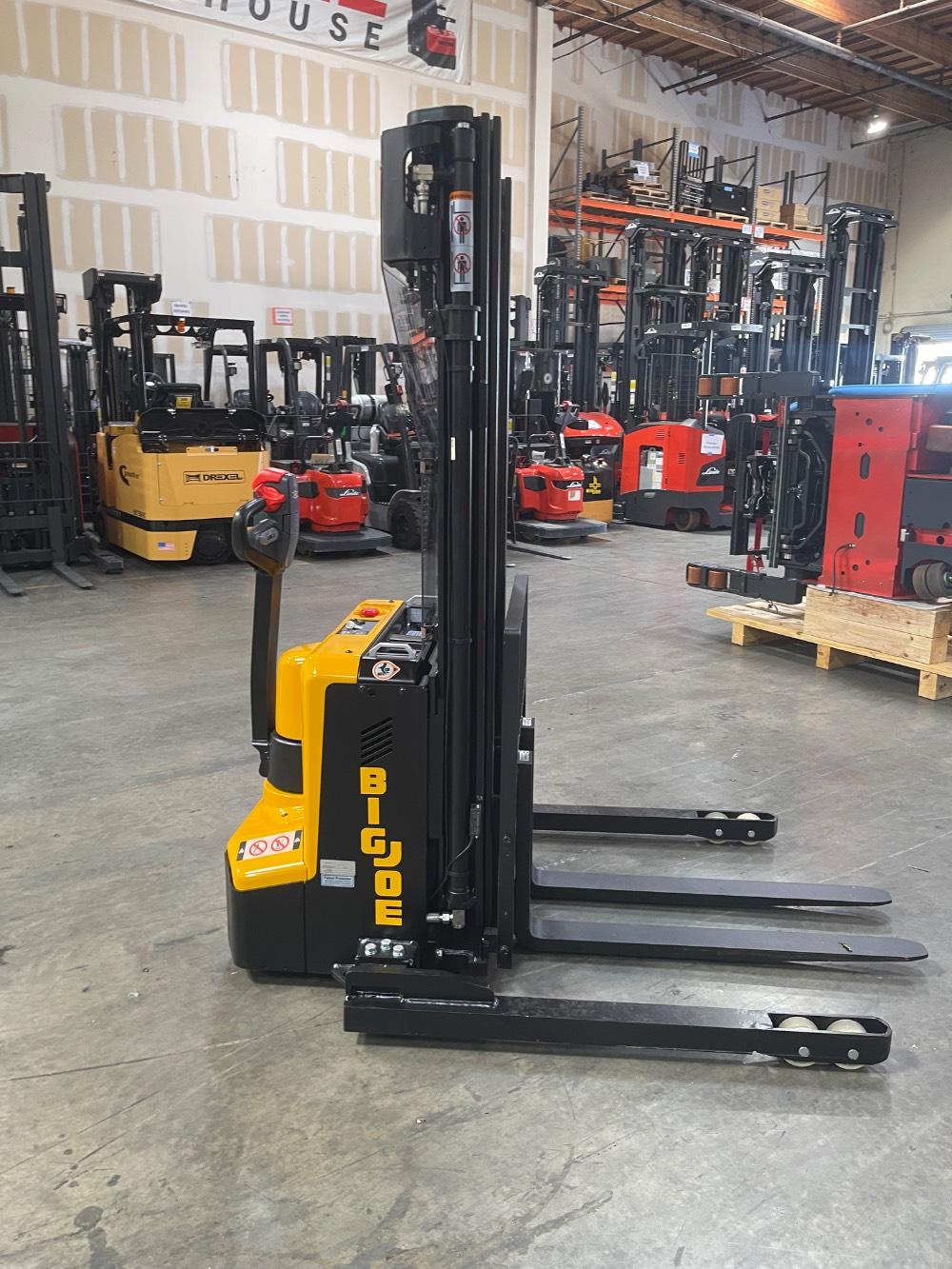 Main Image Big Joe WS25-126 Walkie Straddle Stacker, photo 2 of 5