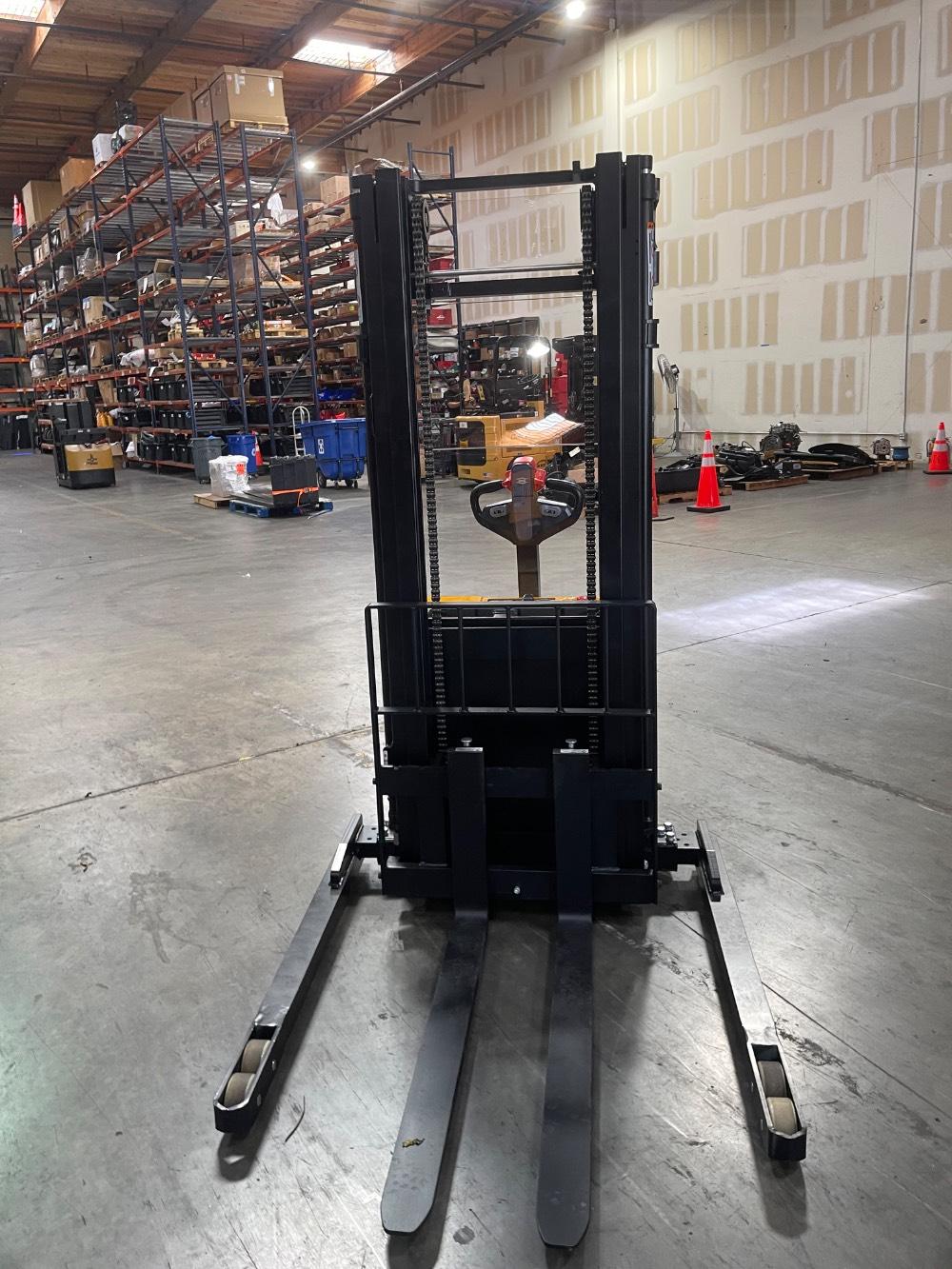 Main Image Big Joe WS25-126 Walkie Straddle Stacker, photo 4 of 5