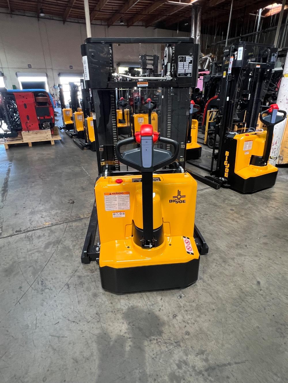 Main Image Big Joe WS25-157 Walkie Straddle Stacker, photo 2 of 5