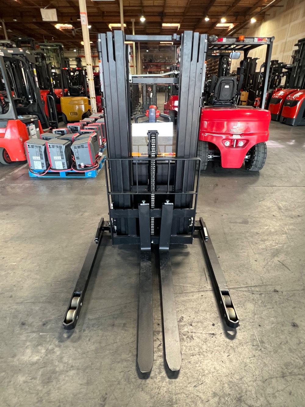 Main Image Big Joe WS25-157 Walkie Straddle Stacker, photo 4 of 5