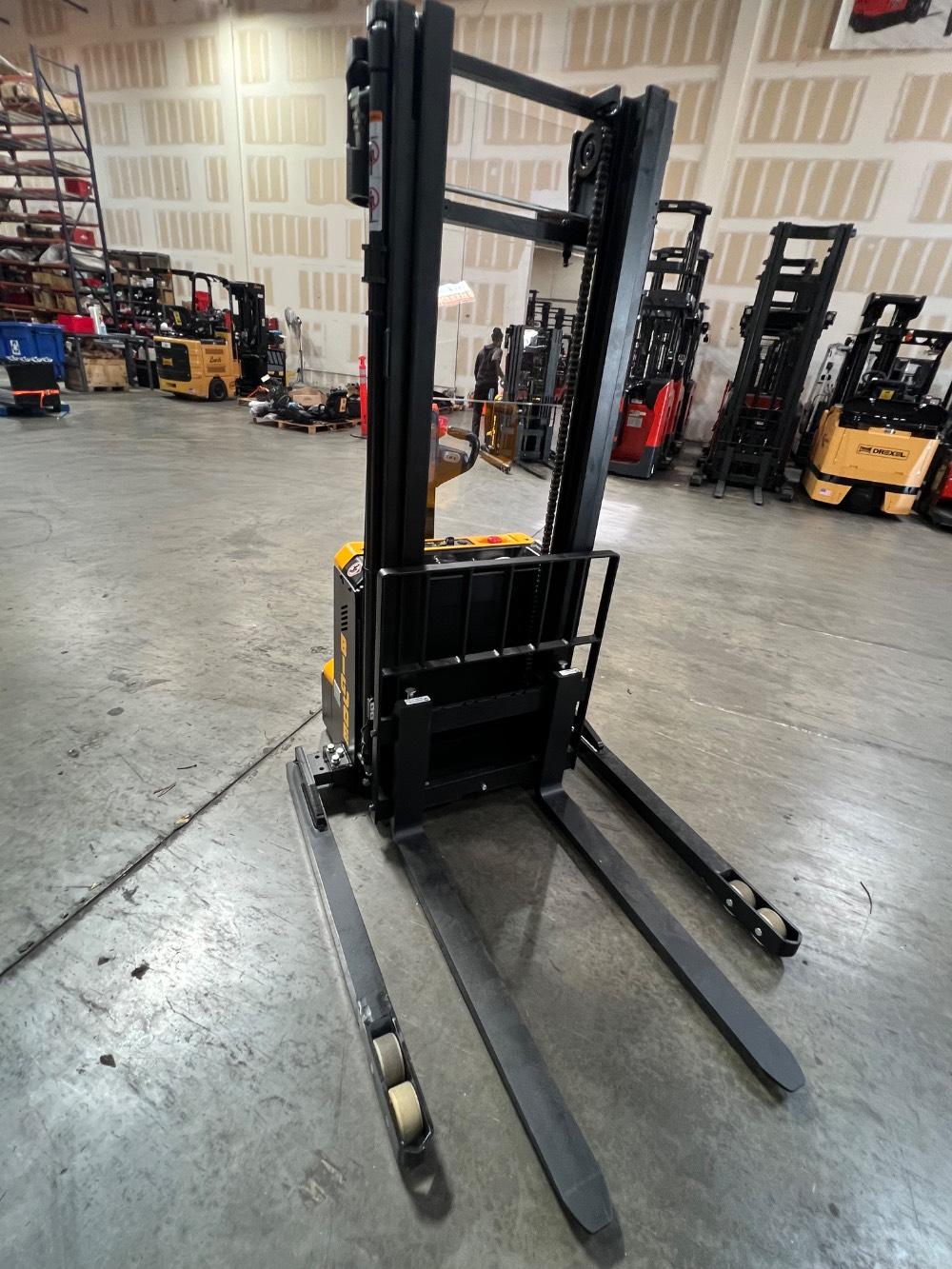 Main Image Big Joe WS25-126 Walkie Straddle Stacker, photo 3 of 4