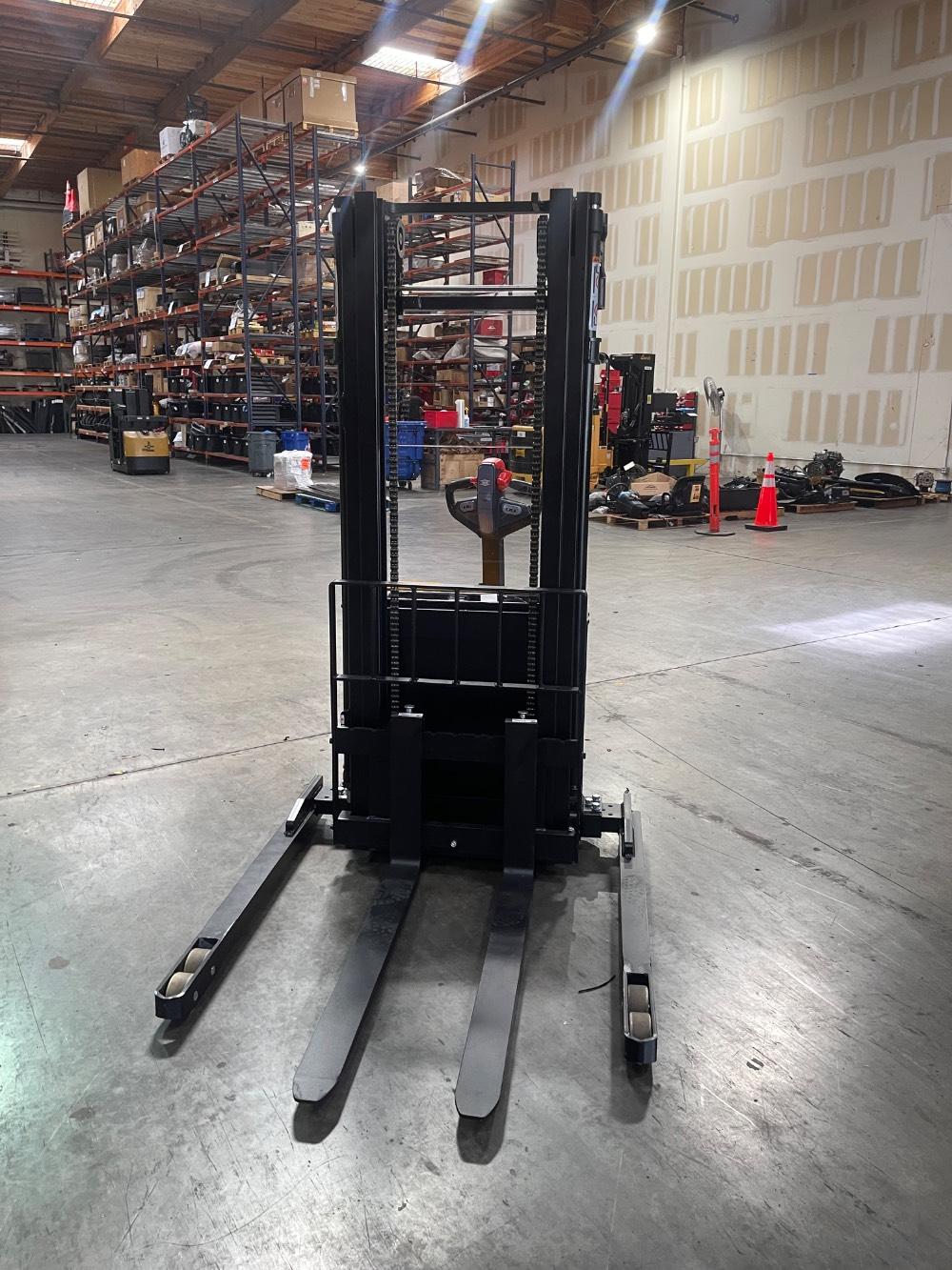 Main Image Big Joe WS25-126 Walkie Straddle Stacker, photo 4 of 5