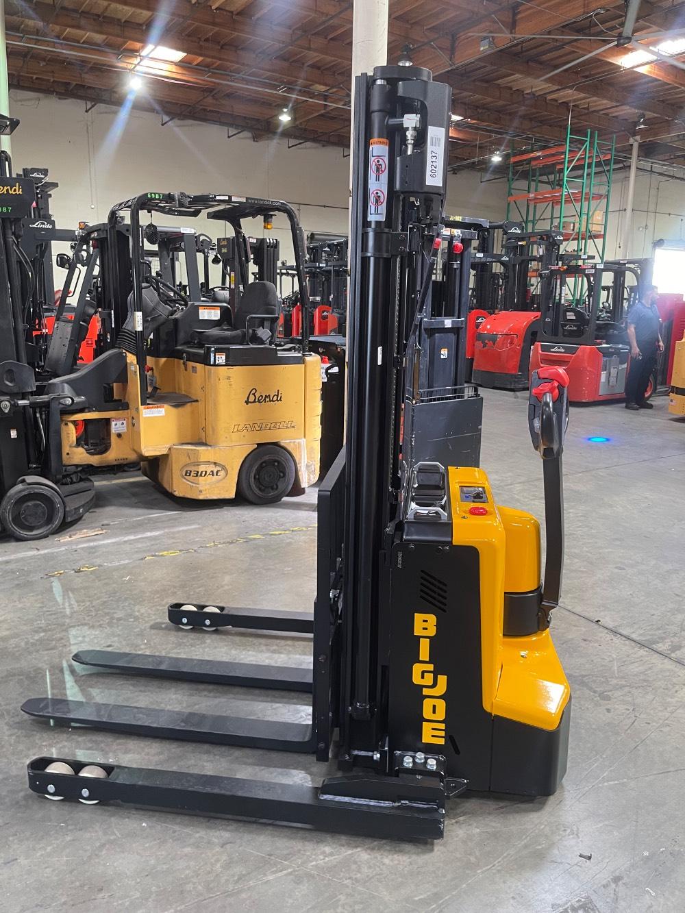 Main Image Big Joe WS25-126 Walkie Straddle Stacker, photo 3 of 5