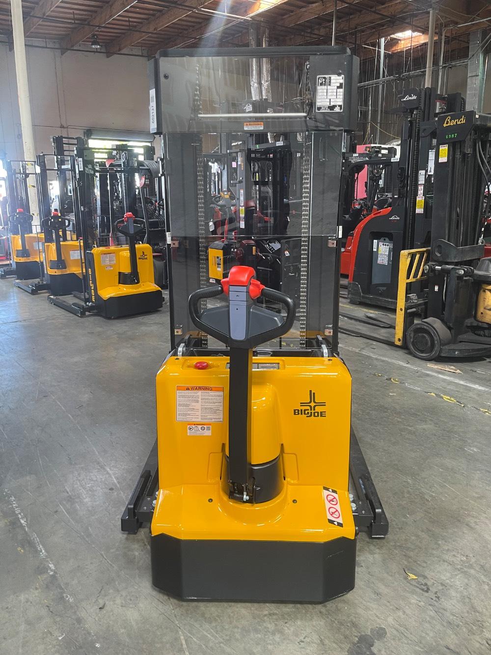 Main Image Big Joe WS25-126 Walkie Straddle Stacker, photo 2 of 5