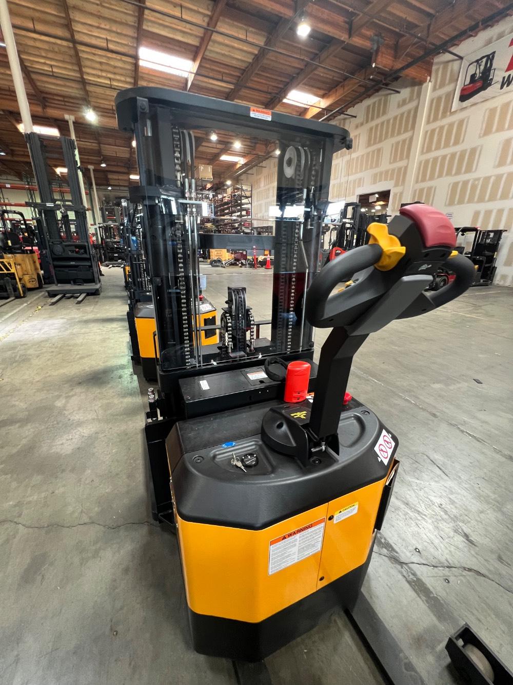 Main Image Big Joe PDSR30-157 Walkie Reach Stacker, photo 3 of 4