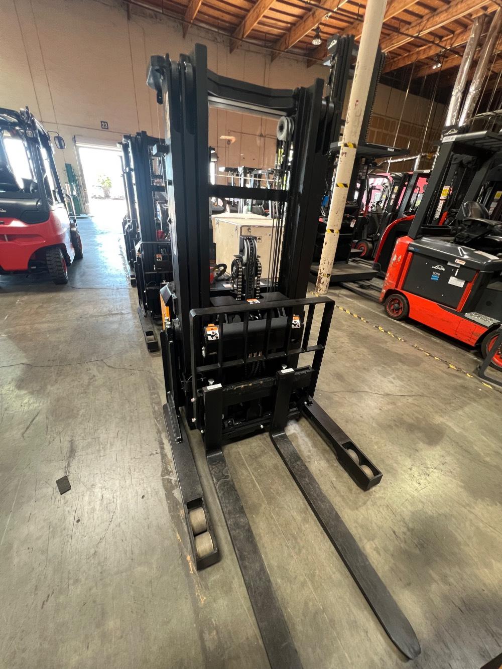 Main Image Big Joe PDSR30-157 Walkie Reach Stacker, photo 4 of 4