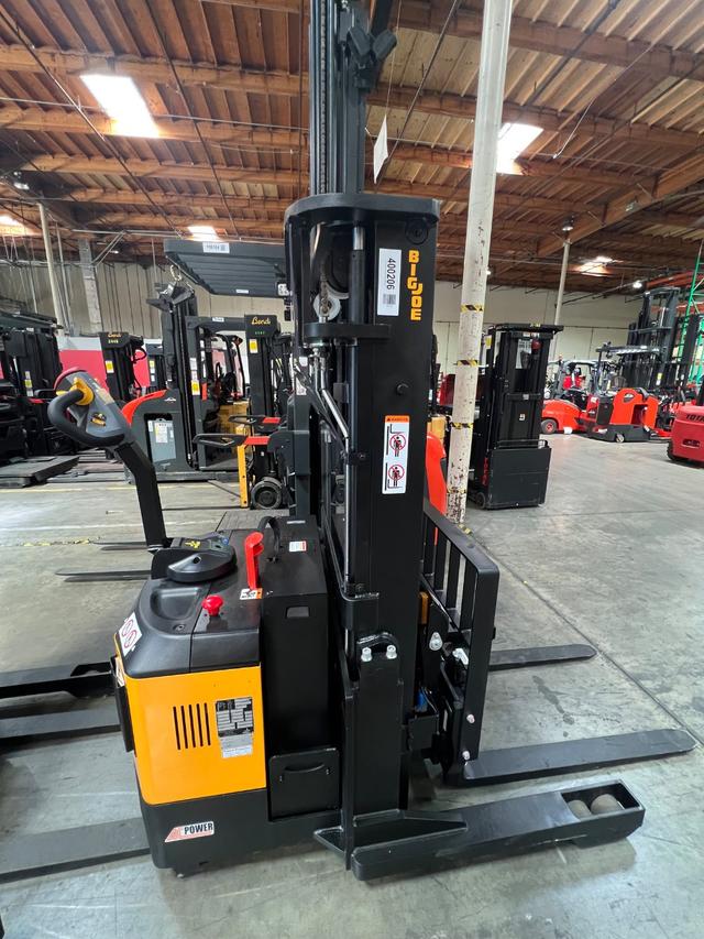BIG JOE PDSR30-157 Walkie Reach Stacker forklift, 3000 capacity, 157 lift height. Serial 9351400206, Year 2026.